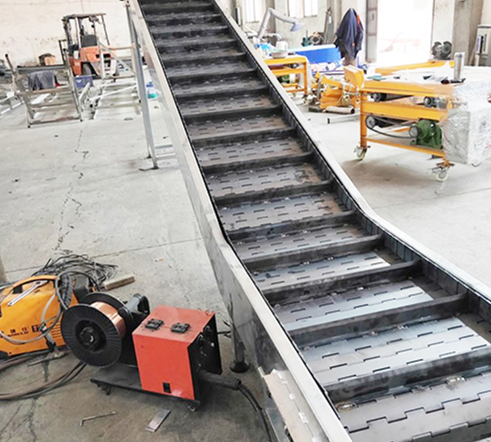鏈闆輸送機